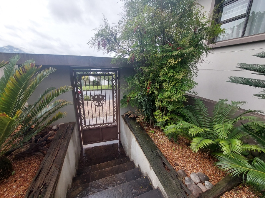 5 Bedroom Property for Sale in Denver Park Western Cape